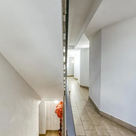 Bord De Apartament